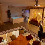 Dom wakacyjny Capsule Marrakech I Chicha I Sauna I Balneo I Console Ps5 I Cinema Trith-Saint-Leger