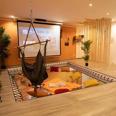 Capsule Marrakech I Chicha I Sauna I Balneo I Console Ps5 I Cinema Feriehus Trith-Saint-Leger