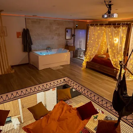بيت للعطل Capsule Marrakech I Chicha I Sauna I Balneo I Console Ps5 I Cinema Trith-Saint-Leger